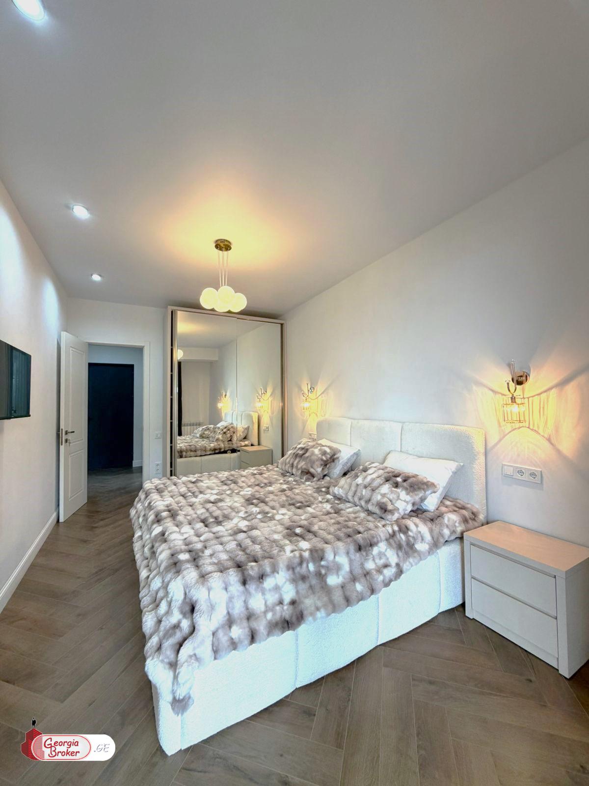 იყიდება ახალი გარემონტებული 2 ოთახიანი ბინა